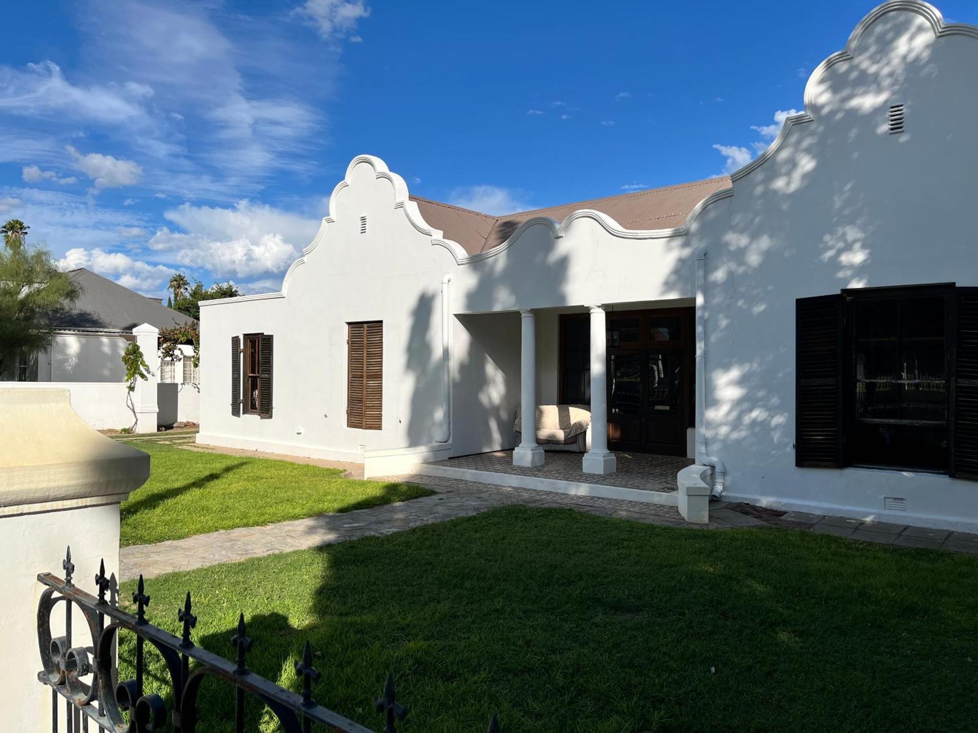 Toni'S Cottage Graaff Reinet Exterior photo